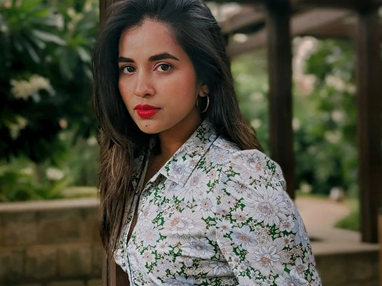 Stunning Looks Of Komalee Prasad In Floral Outfit
